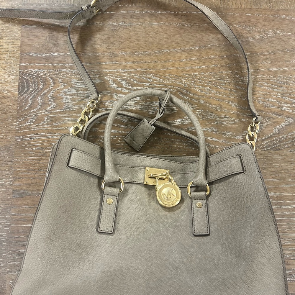 Elegant Michael Kors Gray Handbag